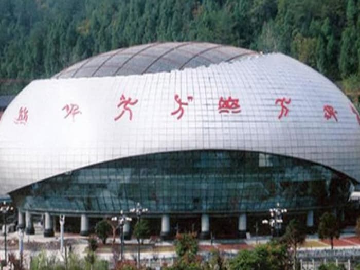 娄底体育中心球形网架加工安装